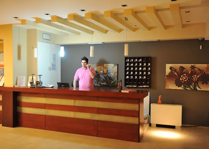 Heleni 2* יאליסוס